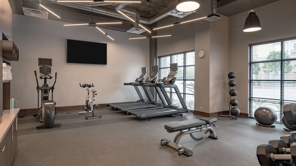 Hampton Inn Riverside Downtown - photo 20