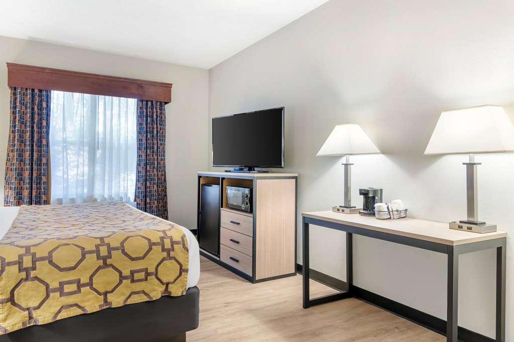 Baymont by Wyndham Kennesaw - photo 18