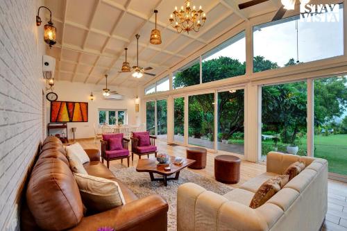 StayVista at Idyllic Farmhouse A Glasshouse — 4-Star Luxury Hotel in Gurgaon, India