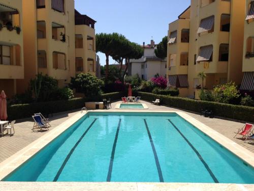Da Ike residence con piscina — 4-Star Luxury Hotel in Santa Marinella, Italy