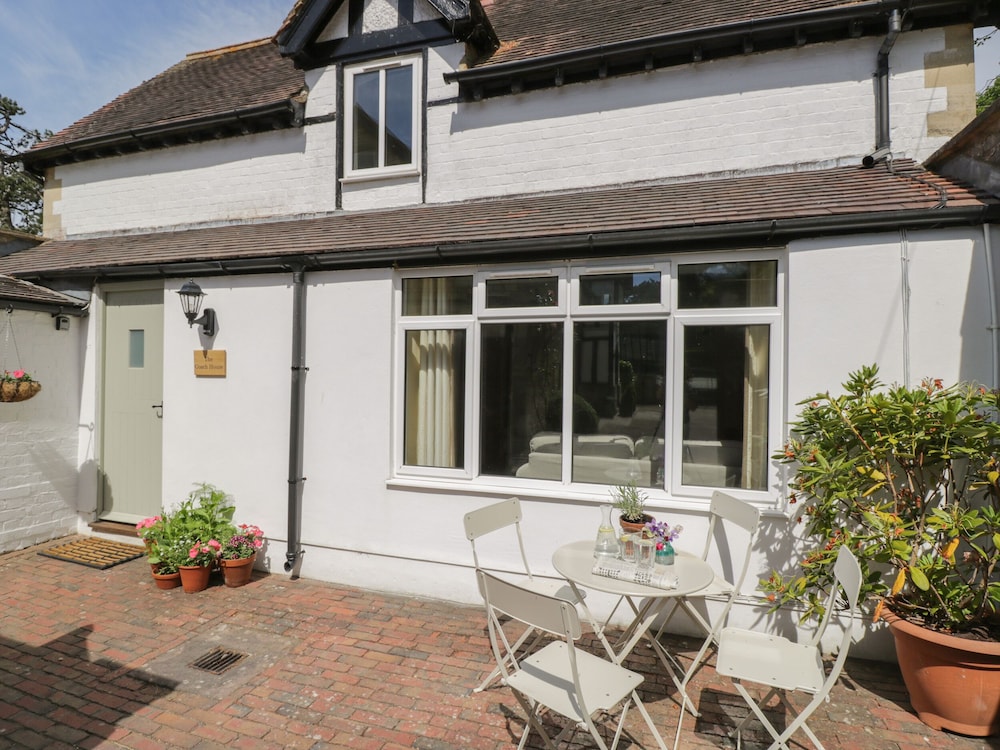The Coach House — 5-Star Luxury Hotel in Stroud, United Kingdom