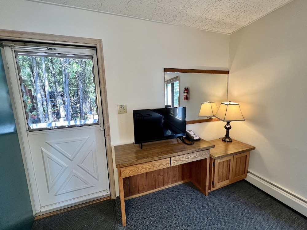 Thomsonite Beach Inn - photo 35