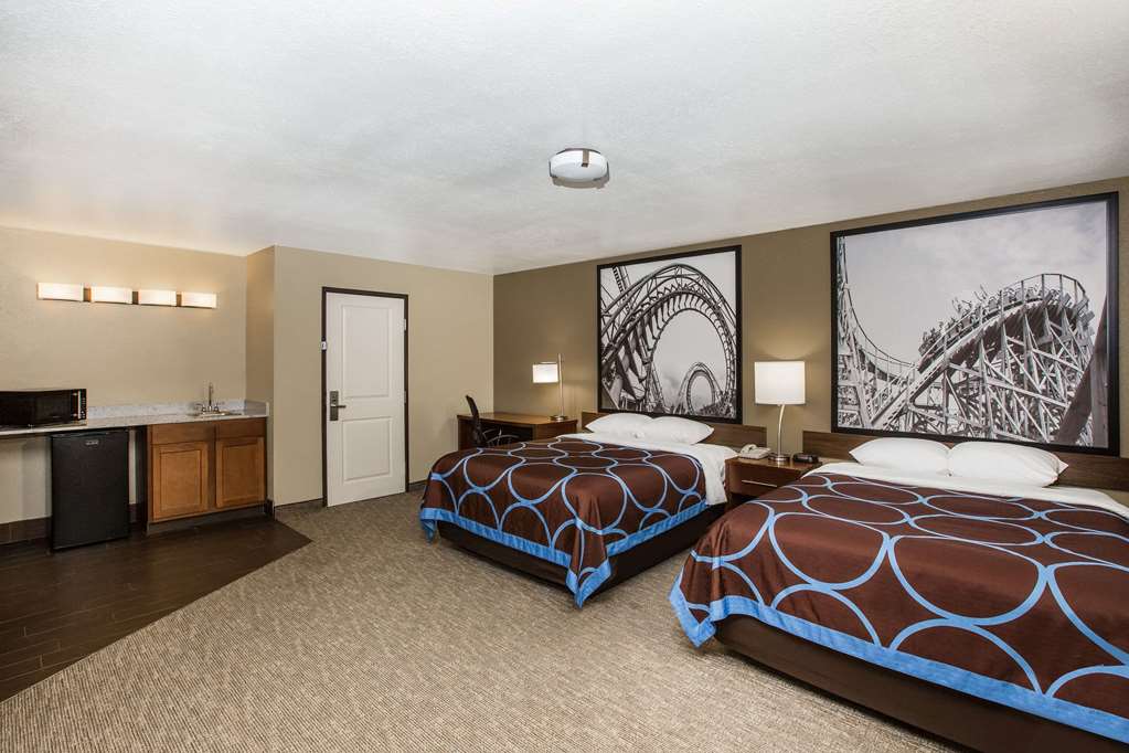 Super 8 by Wyndham Altoona - photo 16