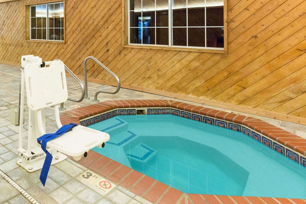 Super 8 by Wyndham Clarinda - photo 15