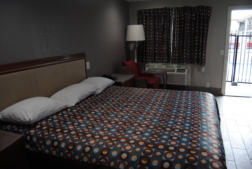 La Puente Inn Motel - photo 25