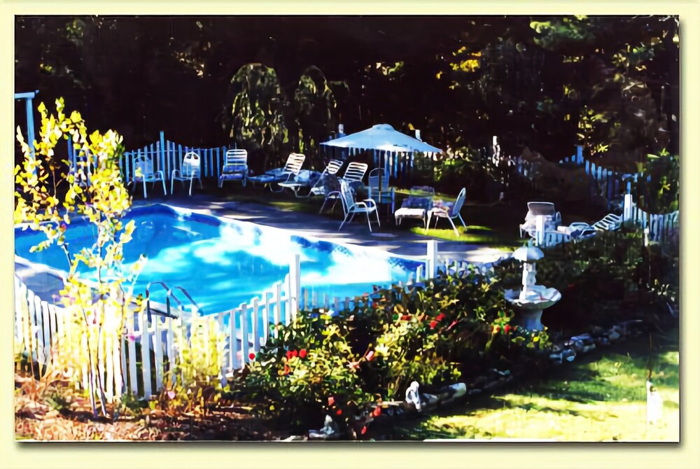 Thornewood Inn & Restaurant - photo 26
