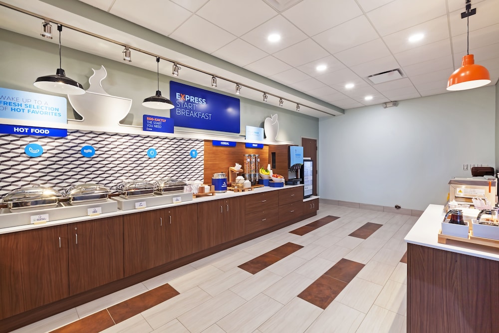 Holiday Inn Express & Suites Lenexa Overland Park Area by IHG - photo 39