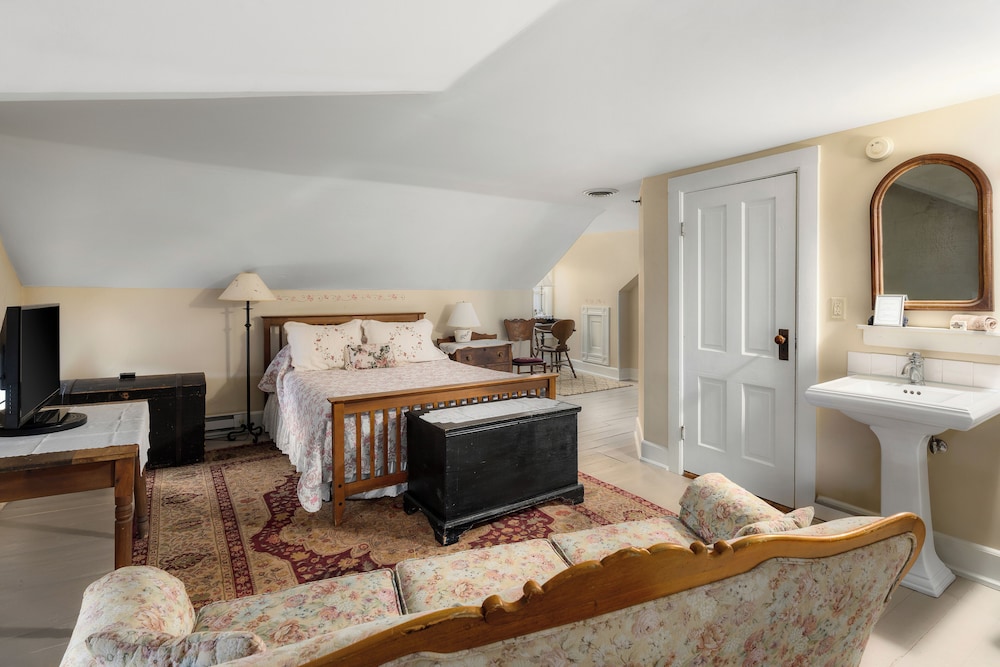 The Stagecoach Inn Bed & Breakfast and Five20 Social Stop - photo 22
