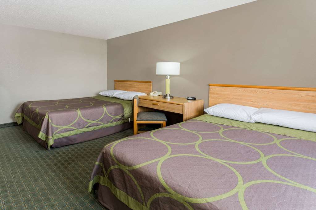 Super 8 by Wyndham St. Charles - photo 12