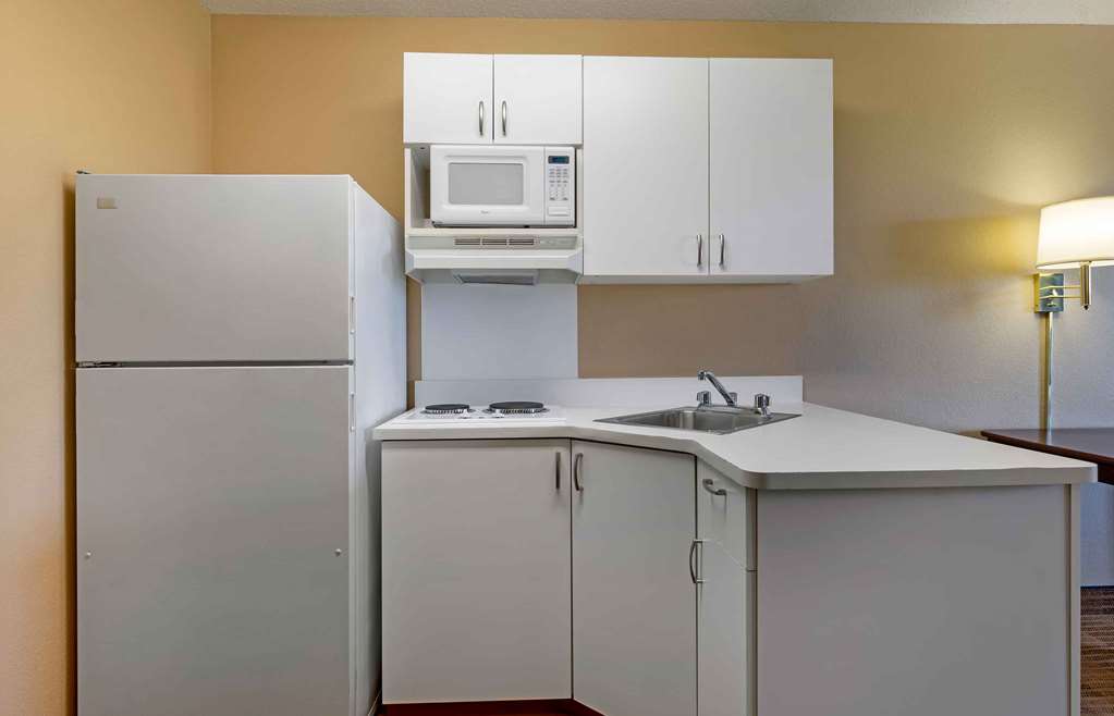 Extended Stay America Select Suites Chicago Hanover Park - photo 18