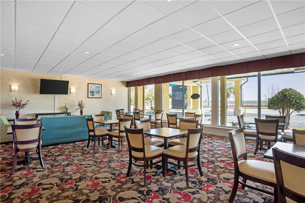 Quality Inn & Suites near Lake Eufaula - photo 33