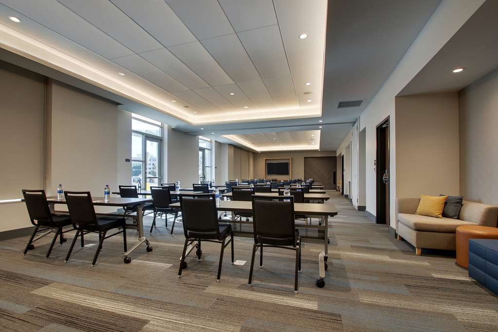 Hyatt House Chicago Oak Brook - photo 39