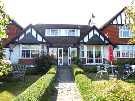 Rustington Manor Hotel - carbon neutral hotel in Littlehampton