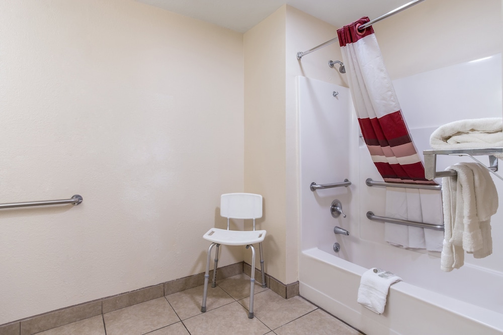 Red Roof Inn Albuquerque Midtown - photo 25