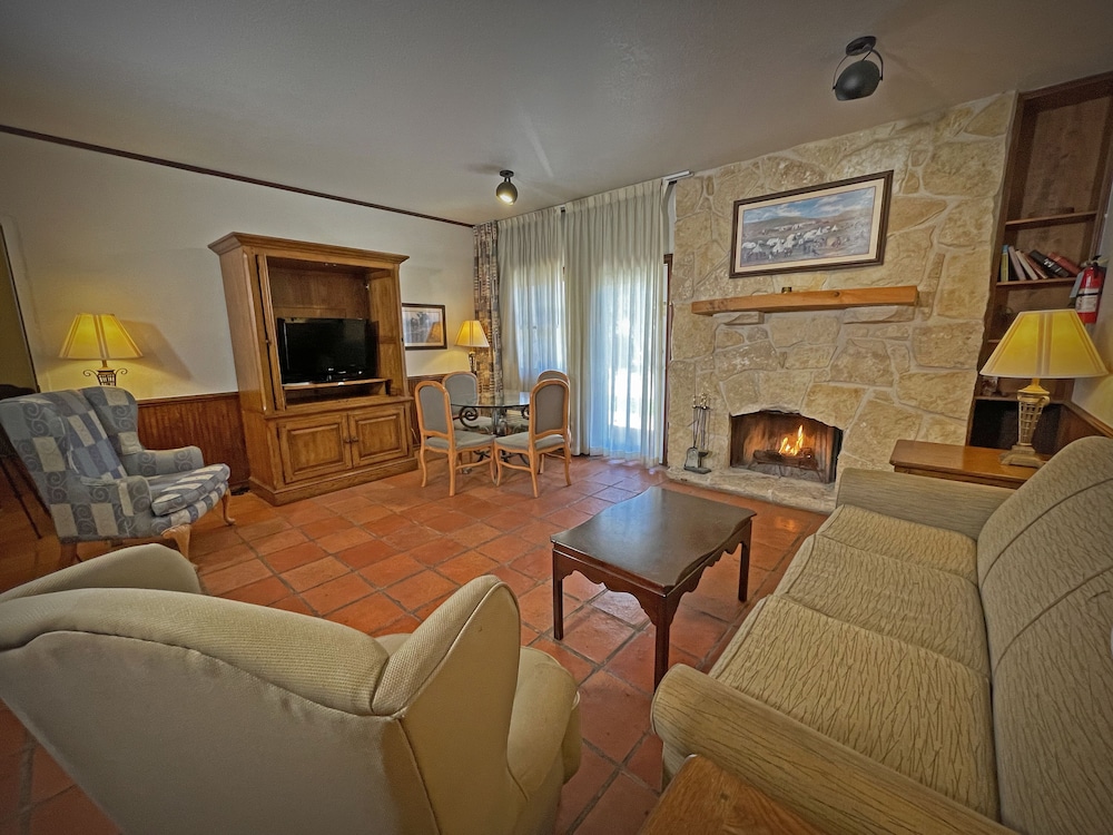 Y O Ranch Hotel - photo 21