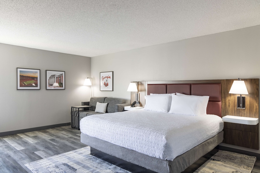 Hampton Inn Athens - photo 17