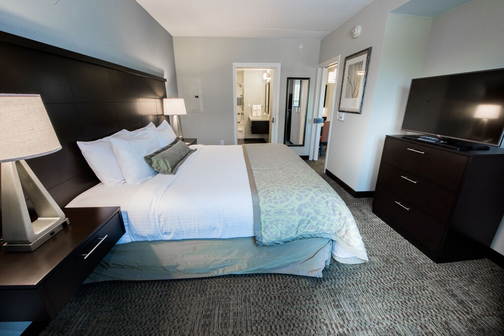 Staybridge Suites Albany Wolf Rd Colonie Center by IHG - photo 17