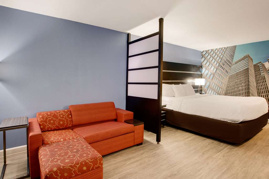 Clarion Pointe Atlanta Airport College Park - photo 18