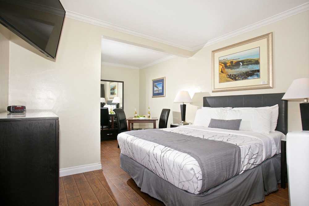 Ocean Beach Hotel - photo 15