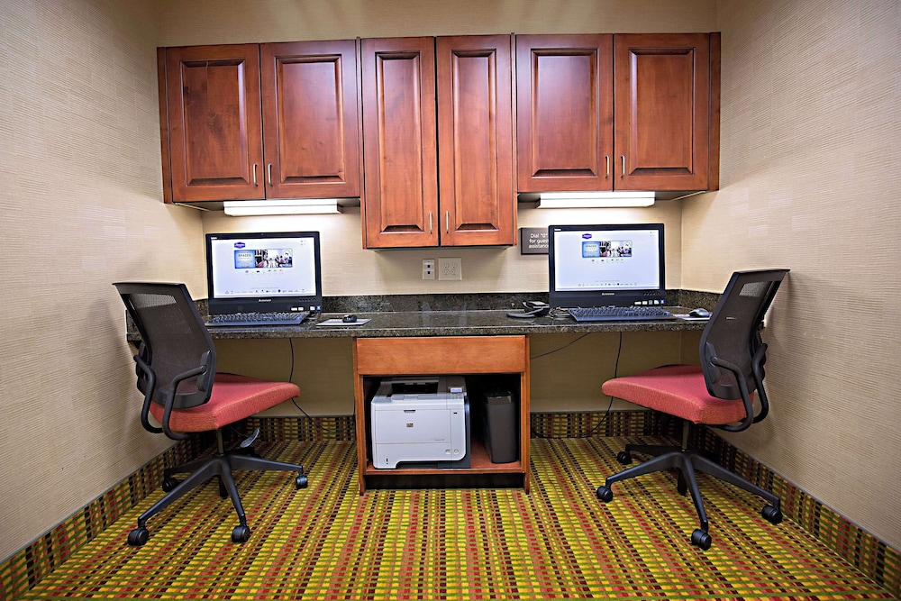 Hampton Inn & Suites Jacksonville - photo 63
