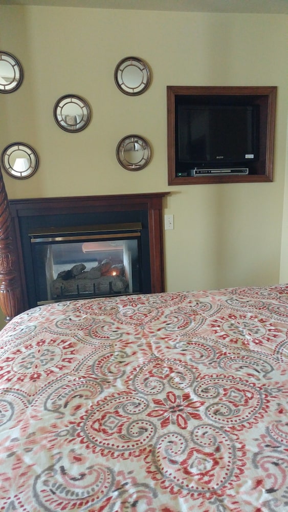 Snug Harbor Inn - photo 31