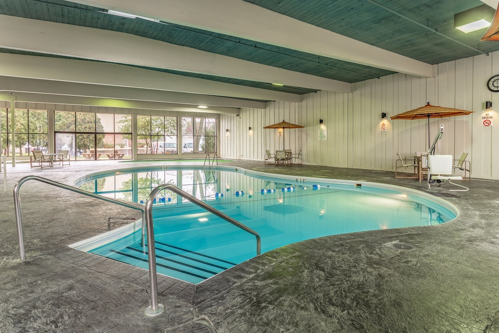 Holiday Inn Rockford by IHG - photo 2