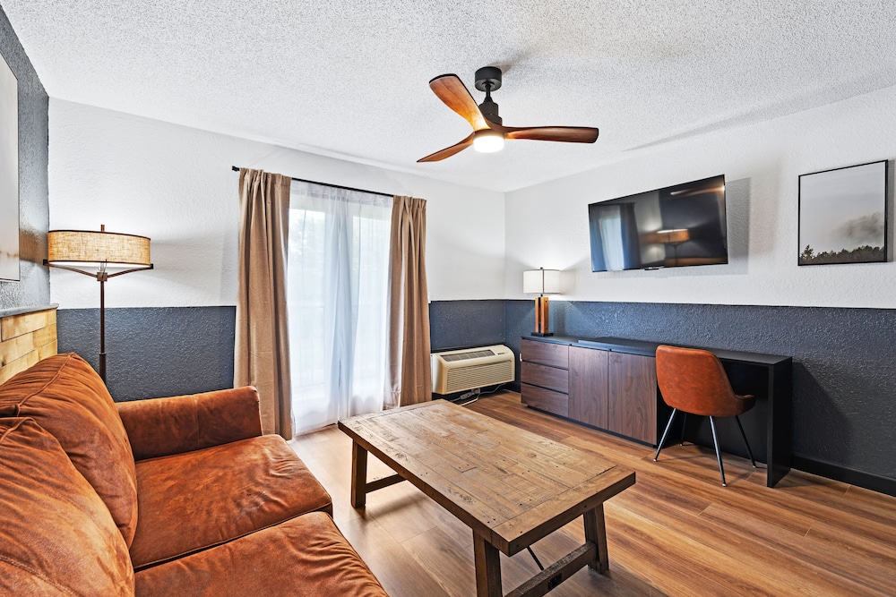 Tremont Lodge & Resort - photo 171