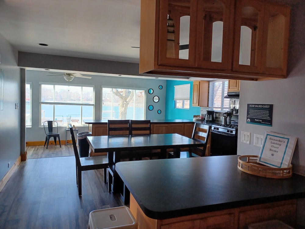 Alexanders Landing - photo 34