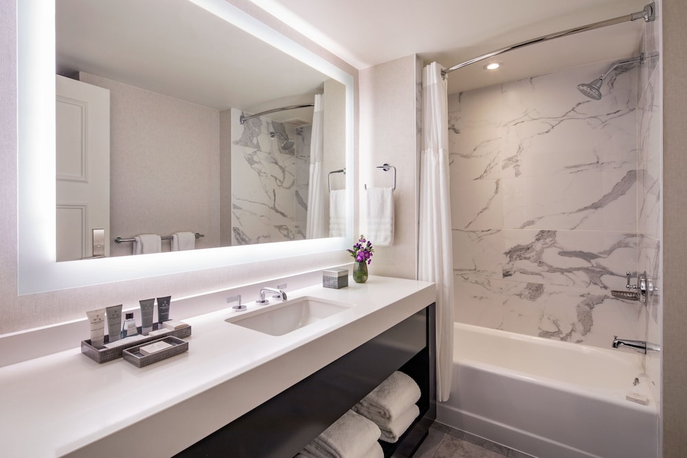 JW Marriott Essex House New York - photo 92