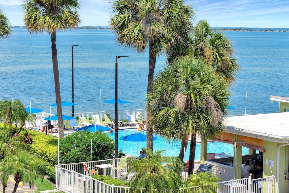 Seaside Luxury Oasis with balcony - photo 12