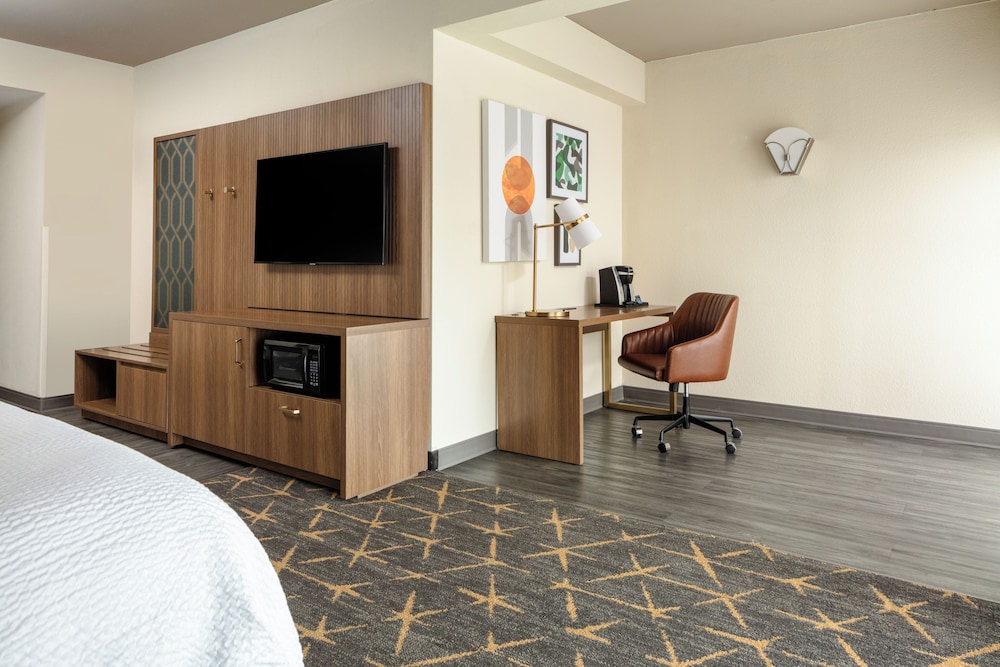 Holiday Inn Hotel & Suites Springfield I 44 by IHG - photo 20
