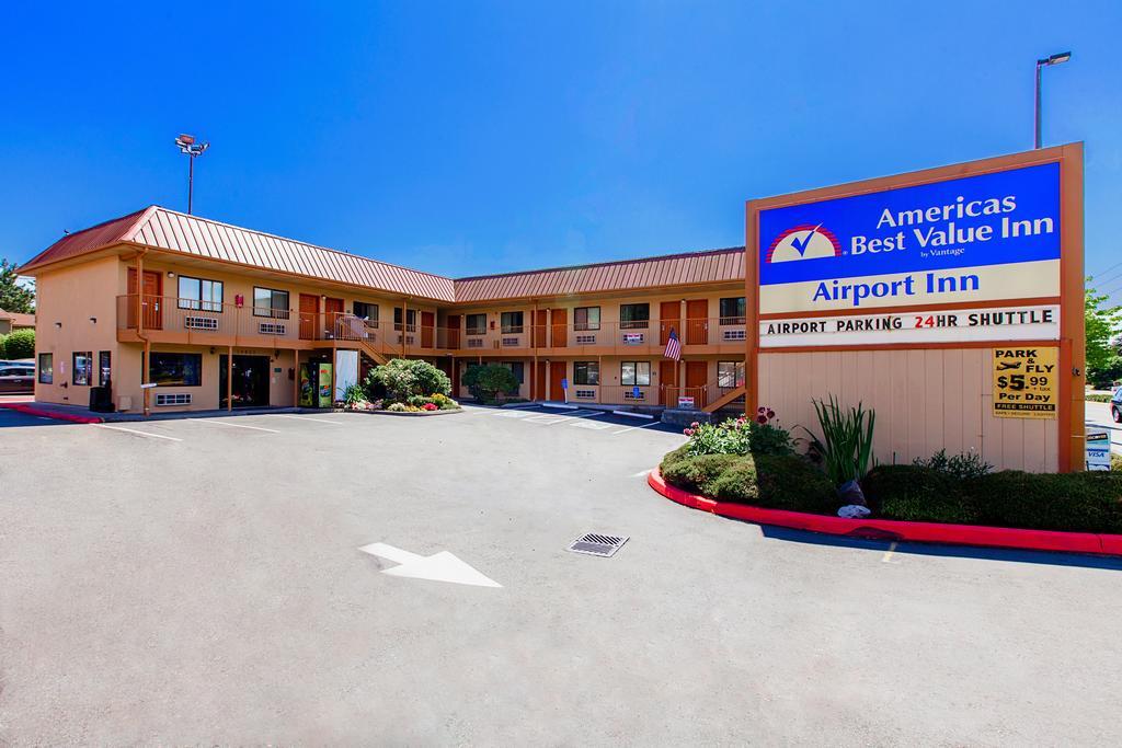 Americas Best Value Airport Inn - photo 4