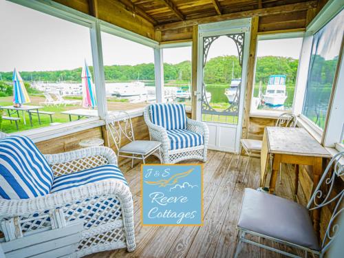 Premier Waterfront Cottage 3 15199958 — Riverhead