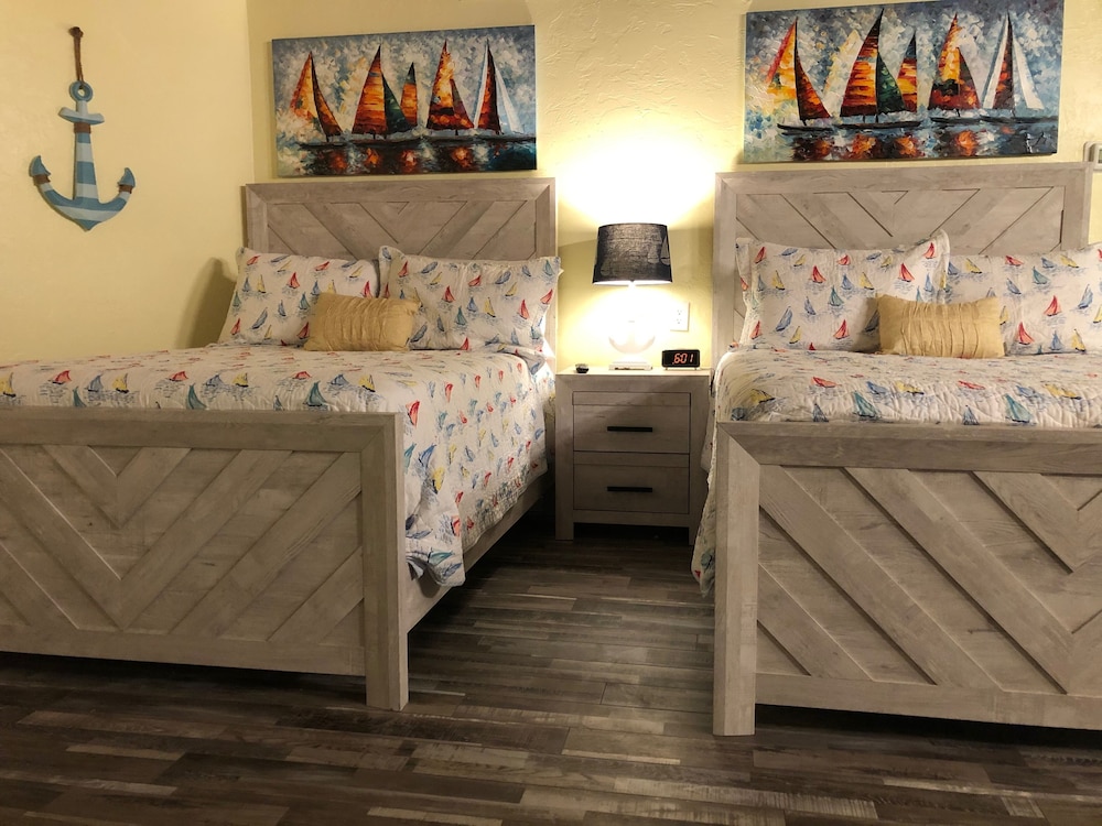 Kon Tiki Inn - photo 23