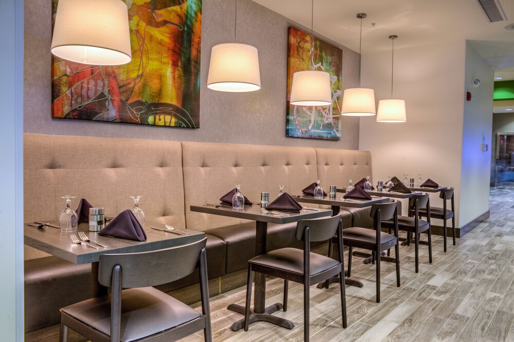 Holiday Inn Express Richmond by IHG - photo 14