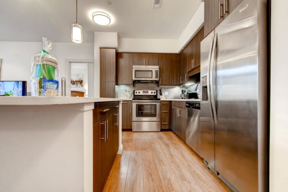 Global Luxury Suites at Cambridge Park - photo 5