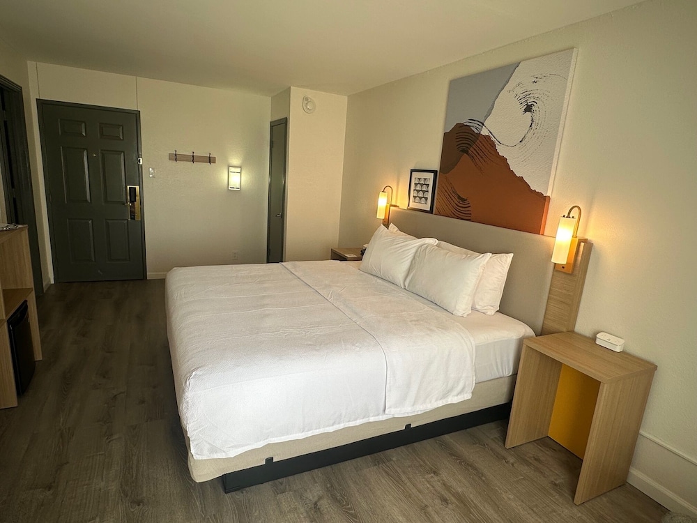 Spark By Hilton Rock Springs - photo 4