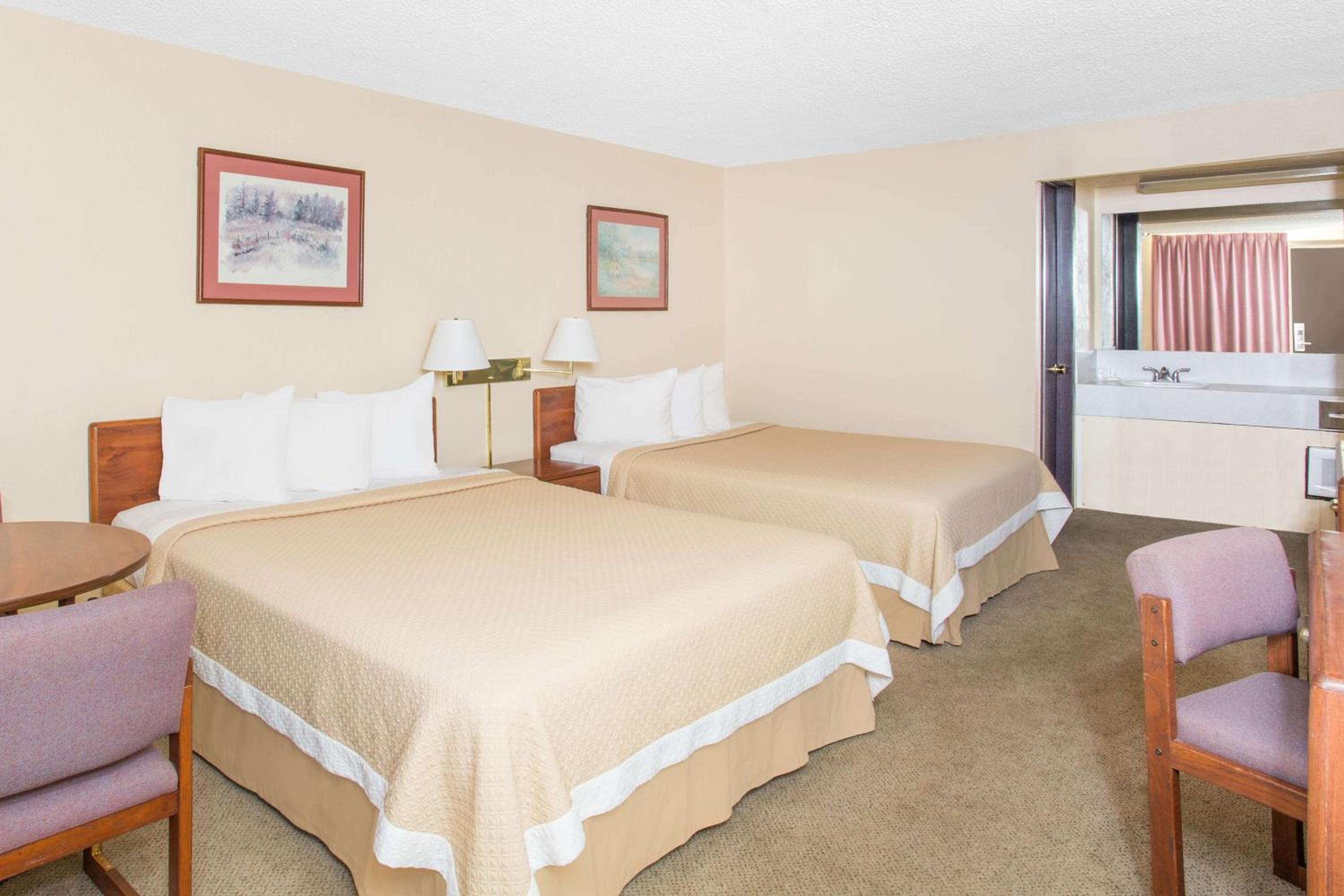 Baymont by Wyndham Rock Springs - photo 15