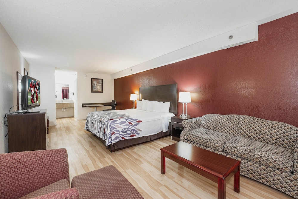 Red Roof Inn & Suites Rome - photo 14