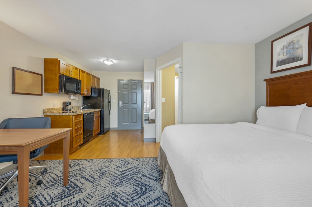 Candlewood Suites Indianapolis East by IHG - photo 14