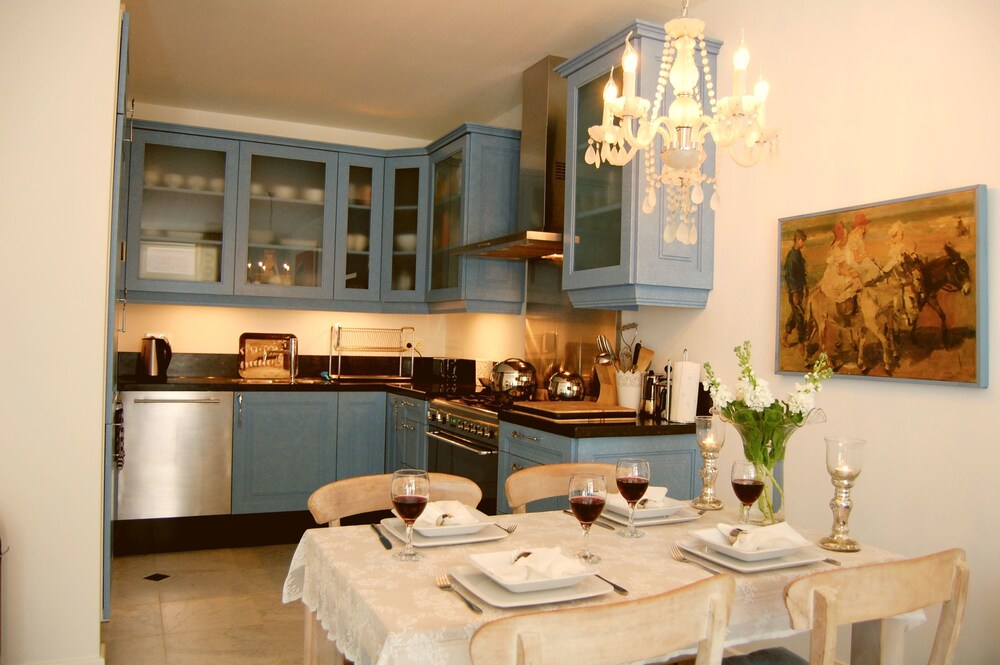 Rietvelt Apartment — 4-Star Luxury Hotel in Amsterdam, Netherlands