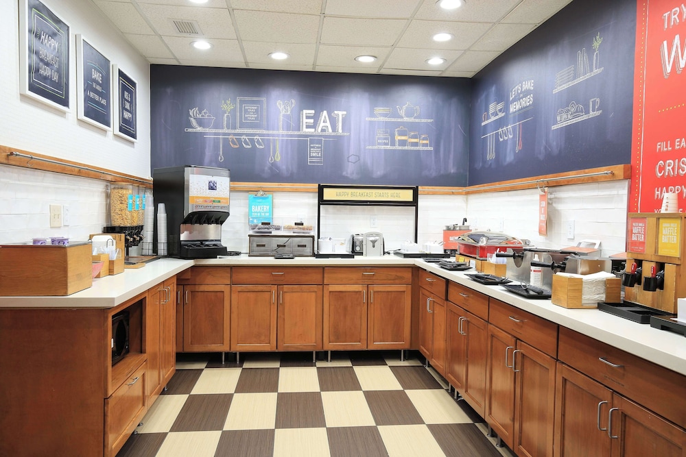 Hampton Inn Bordentown - photo 22
