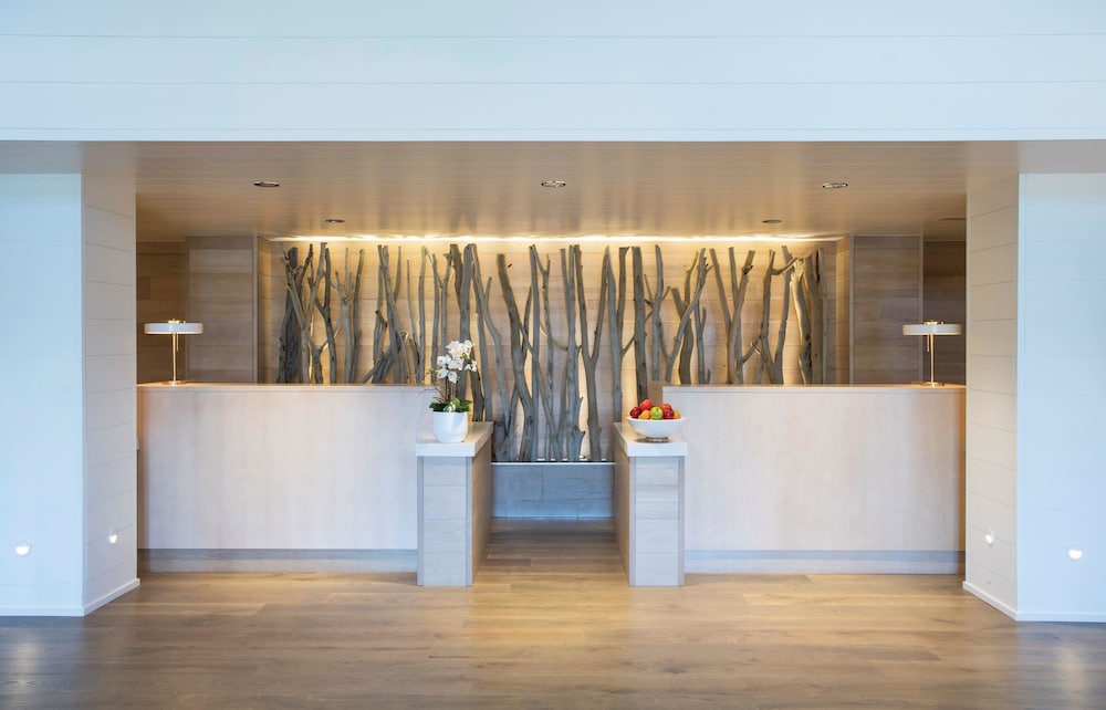 Hutchinson Shores Resort & Spa - photo 4