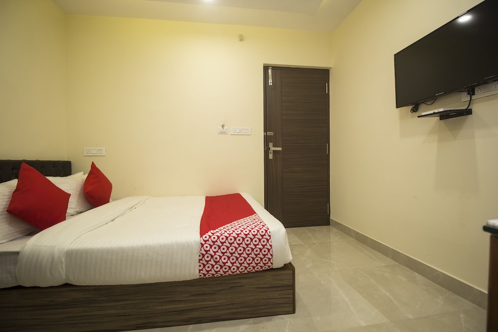 OYO 24810 Silver Crescent - last minute hotel in Kalimpong