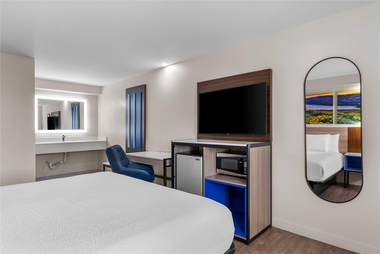 Days Inn by Wyndham Indianapolis East Post Road - photo 23