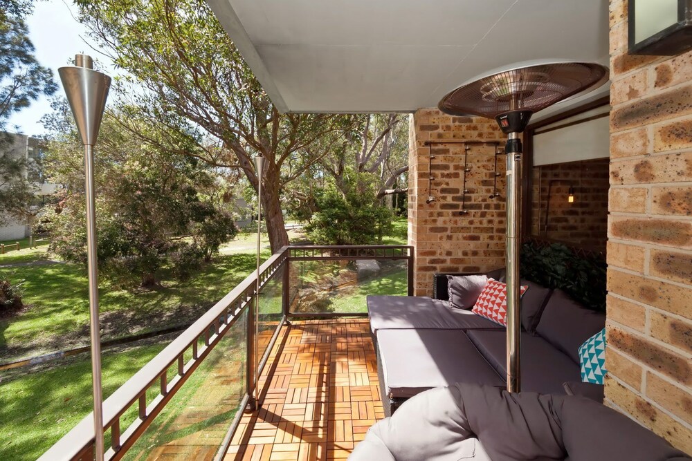 Bay Parklands 27 2 Gowrie Ave pool tennis court spa and views — 4-Star Luxury Hotel in Nelson Bay, Australia