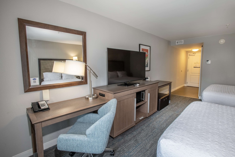 Hampton Inn & Suites Cincinnati Kenwood - photo 7