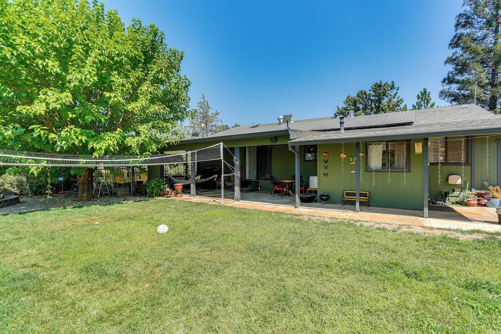Hot Tub Horse Boarding On 3 Acres In Redding — Redding