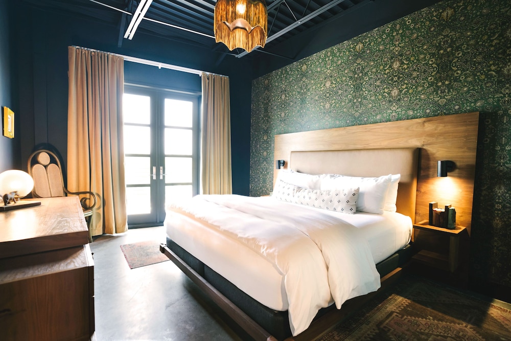The Frances Modern Inn - photo 35