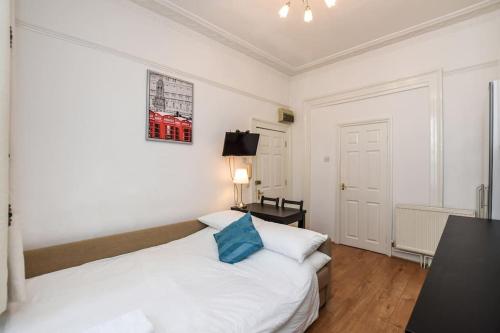 Comfy Studio Flat Camden Kings Cross Zone 1 — 4-Star Luxury Hotel in London, United Kingdom